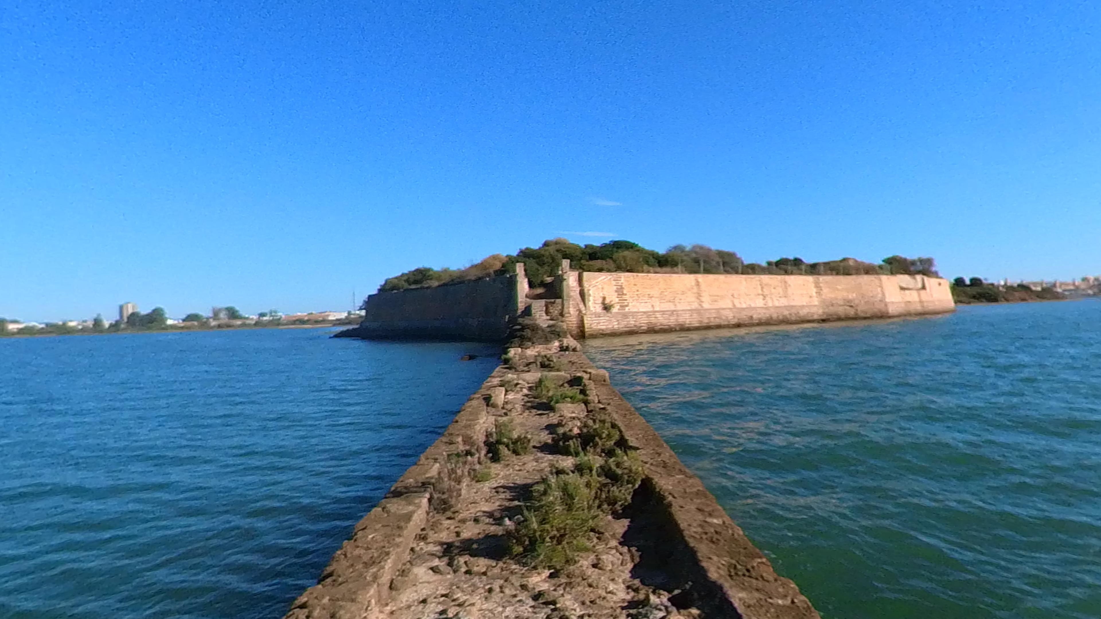 Espigón de Punta Cantera en San Fernando, Bahía de Cádiz